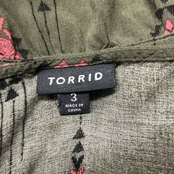 TORRID Challis Tiered Tunic Tank in Ikat Buttons Scoop Neck Tribal Bohemian 3 - Picture 12 of 16